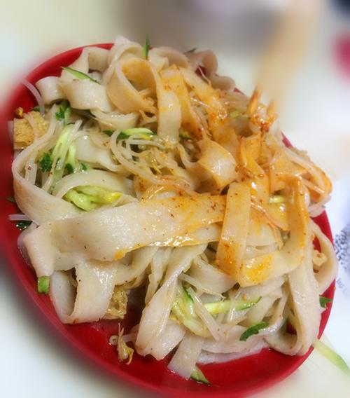 睢寧特產(chǎn)搟面皮宿遷泗洪面皮徐州邳州似涼皮速食真空精包裝包郵